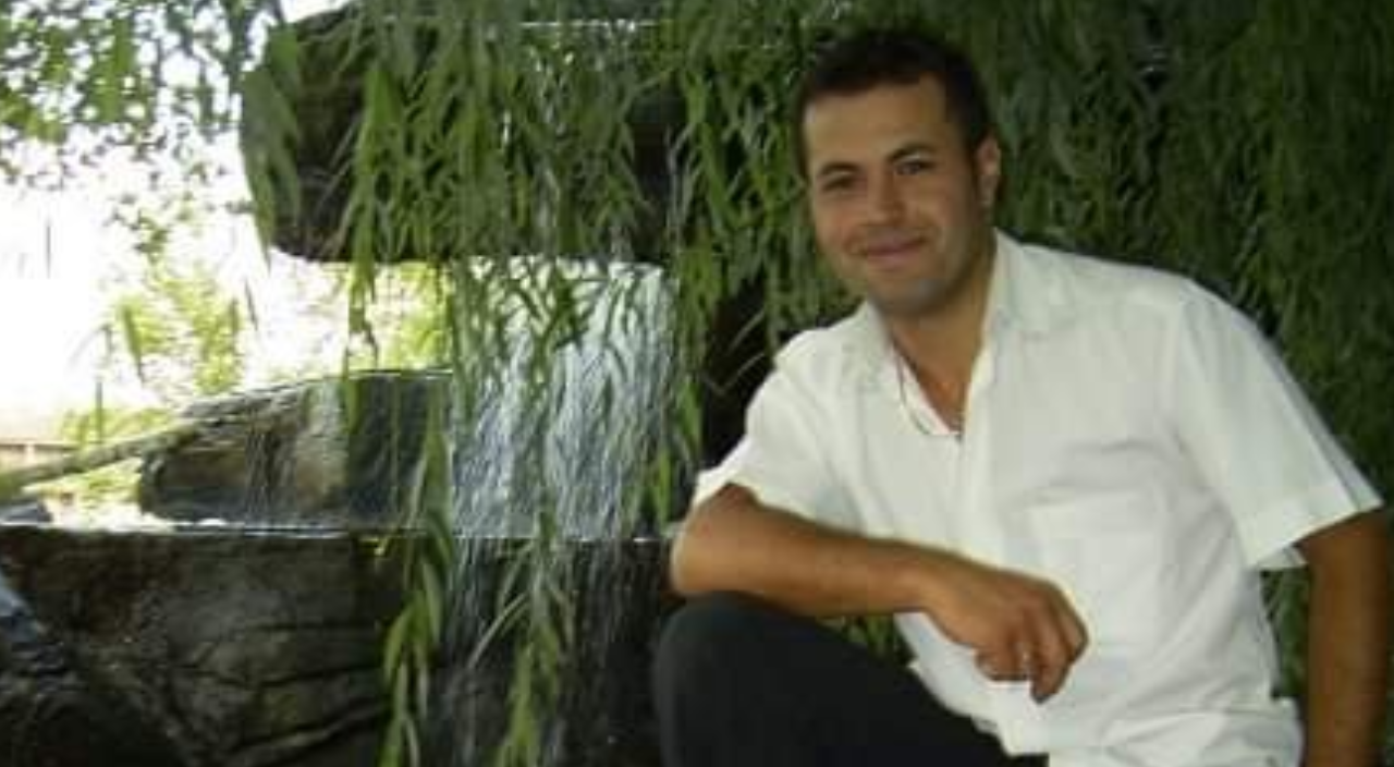 Çatı montajı yaparken merdiven boşluğuna düştü! Hayatını kaybetti